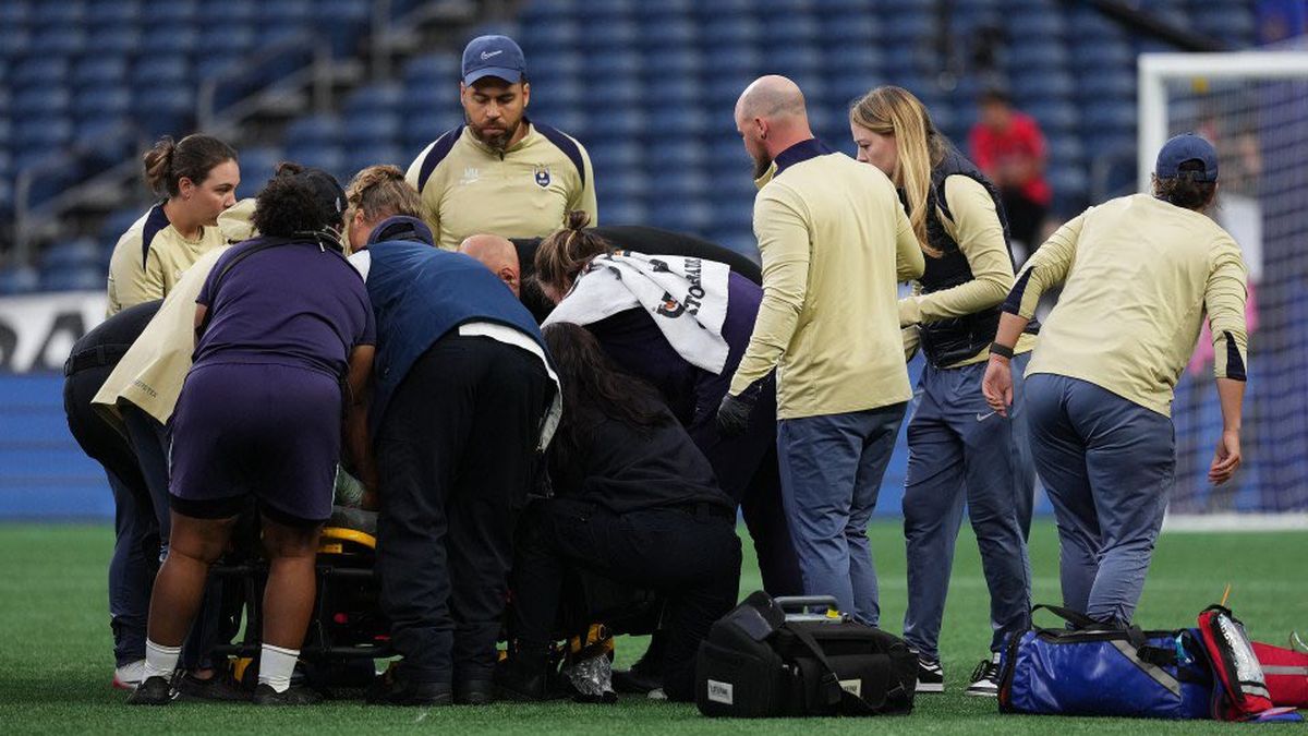 A footballer collapsed in full meeting: the video toured the world