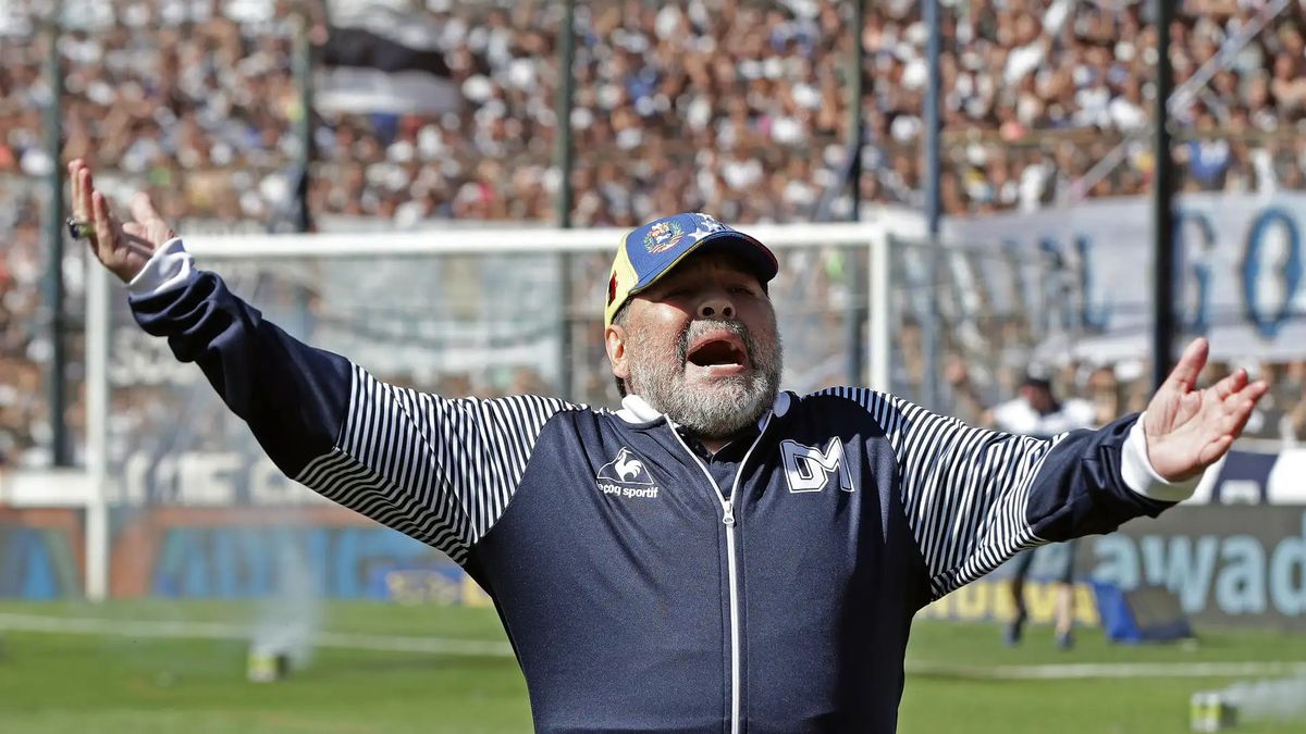 In the midst of the doping sanction that marked football: Diego Maradona’s first experience as coach