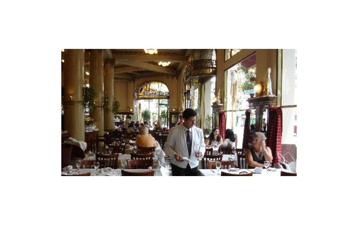 Las Violetas fue elegido por los porteños como el mejor Café Notable de Buenos Aires