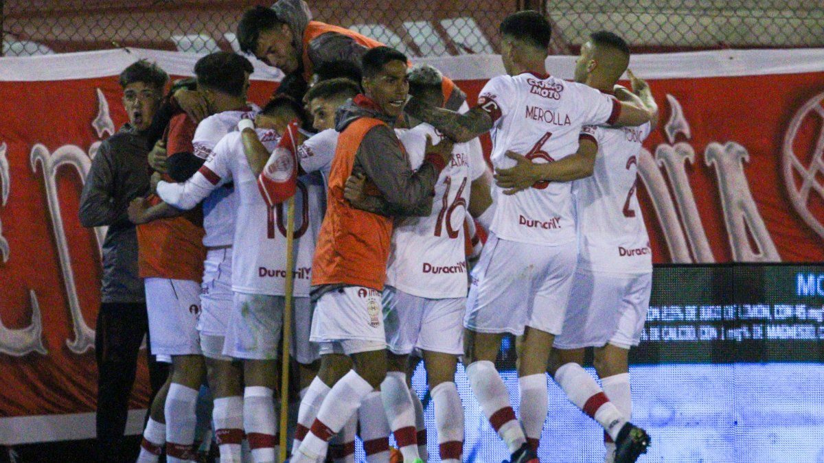 Huracán beat Talleres and continues in the fight for the title
