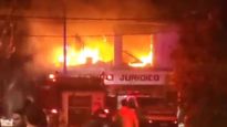 explosion por fuga de gas dejo una casa incendiada y 40 familias evacuadas