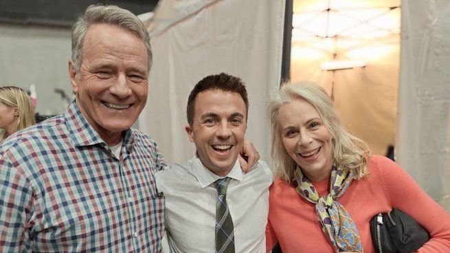 Muniz junto a sus padres en la ficción Bryan Cranston y Jane Kaczmarek.