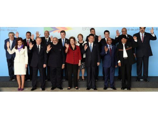 Cristina de Kirchner posa junto al resto de los mandatarios para la foto oficial de la cumbre Unasur-Brics.