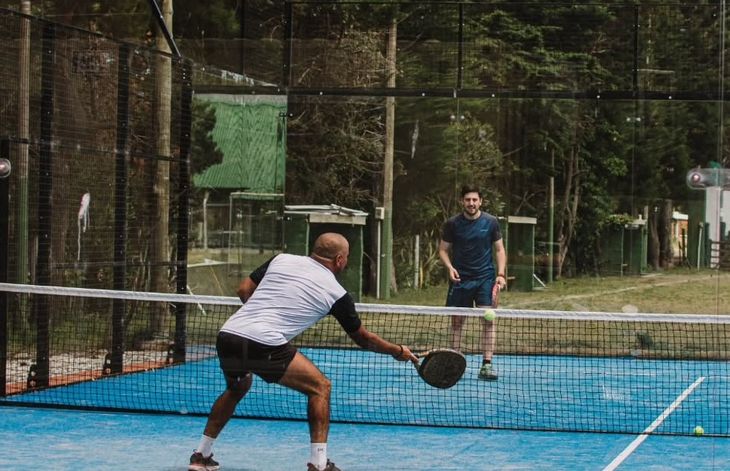 El pádel retoma su auge como punto de encuentro empresario en Uruguay. El pádel retoma su auge como punto de encuentro empresario en Uruguay.