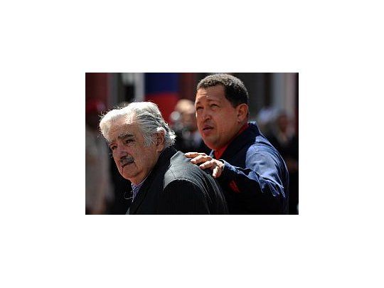 Mujica y Chávez.