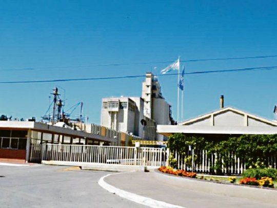 en pausa. La planta de alcohol forma parte de un complejo industrial que Arcor tiene en San Pedro, donde también produce harina de maíz.