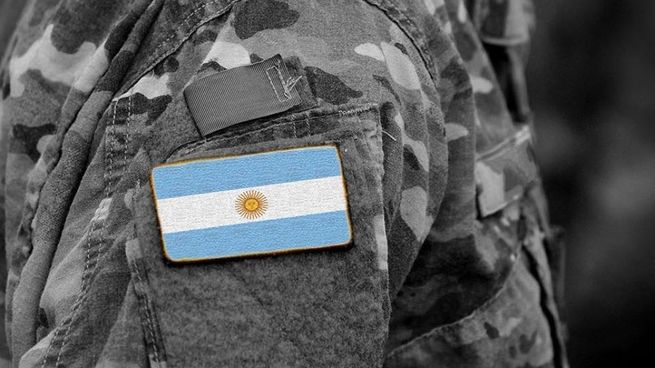 El Ejecutivo asignó nuevas responsabilidades a las Fuerzas Armadas en tareas de seguridad interior, lo que reavivó preocupaciones en sectores académicos, políticos y de derechos humanos.