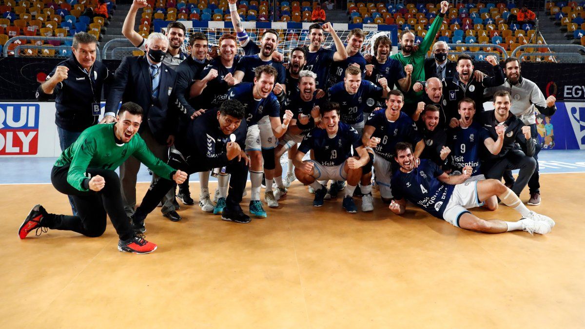 Argentina sacudió el Mundial de handball con un triunfo memorable ante