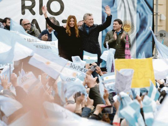 marcha. Mauricio Macri encabezó ayer otra marcha del Sí se puede en Río Cuarto.
