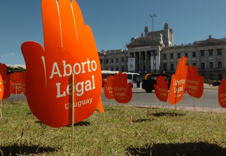 El aborto fue despenalizado en Uruguay en 2012. El aborto fue despenalizado en Uruguay en 2012.