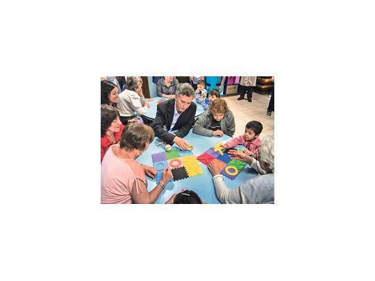 El jefe de Gobierno porteño, Mauricio Macri, ayer participó de una jornada del programa “Conectándonos” en el Centro de Desarrollo Infantil Rayito de Sol ubicado en el Parque de la Ciudad.