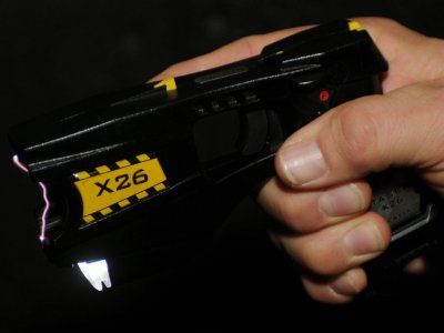 El Gobierno compró las primeras 100 pistolas Taser para las fuerzas de  seguridad