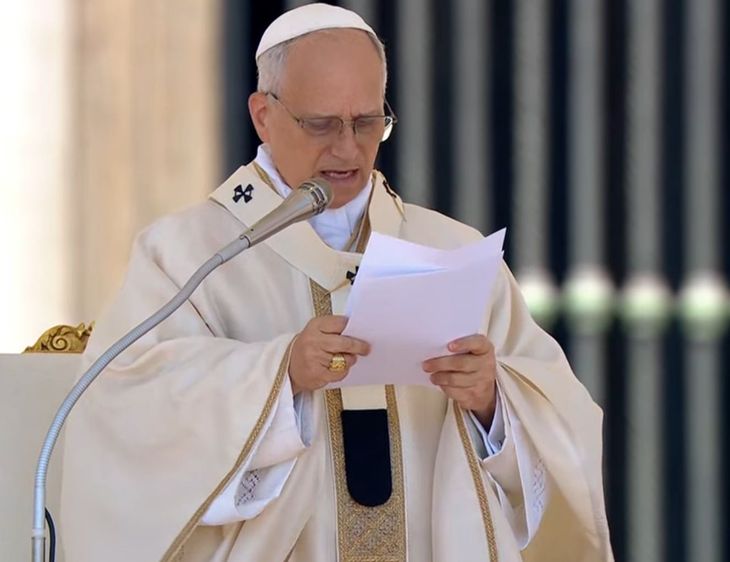 Prior to concluding his message, the Pontiff directed a few words of comfort to the Christian communities of the Middle East, recognizing his feeling of helplessness in the dramatic situation. Prior to concluding his message, the Pontiff directed a few words of comfort to the Christian communities of the Middle East, recognizing his feeling of helplessness in the dramatic situation.