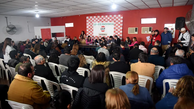 En la Convención provincial de Catamarca la UCR se fracturó y habrá internas el 3 de agosto.