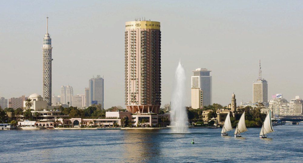 Postal. El río Nilo, con las clásicas felucas y la Torre de El Cairo.