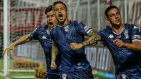 Fértoli anotó el tardío gol de Huracán, que sigue en la pelea.