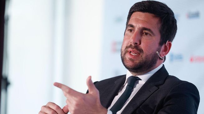 Enrique Riquelme oficializó su candidatura para ser presidente del Real Madrid | Gentileza: EFE
