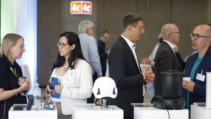 Los periodistas invitados a la previa de la K pudieron dialogar con los jefe de productos de las empresas que estarán presentes en la exposición, y conocer qué tipo de avances tecnológicos anunciarán. Toda esa información será motivo de otra nota de Energy Report. Los periodistas invitados a la previa de la K pudieron dialogar con los jefe de productos de las empresas que estarán presentes en la exposición, y conocer qué tipo de avances tecnológicos anunciarán. Toda esa información será motivo de otra nota de Energy Report. 