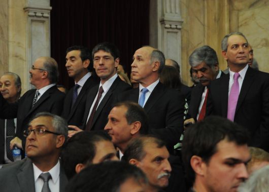 Giro por Malvinas: Cristina tiende un puente con los isleños y ofrece vuelos directos desde Buenos Aires (foto 9)