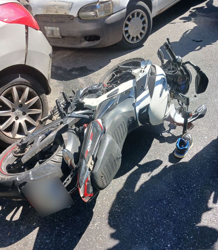 Según informaron fuentes oficiales, los sospechosos —ambos de nacionalidad colombiana y sin documentación— habían cometido al menos dos ilícitos en la zona de Elcano y Delgado.