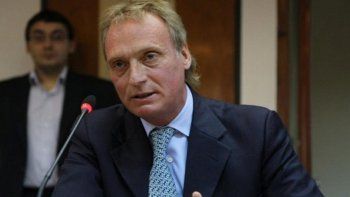 los inversores prefieren renegociar la deuda con alguien debil como macri