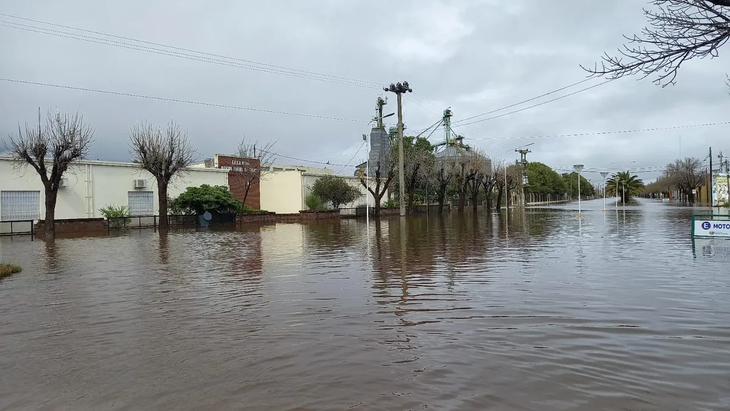 La situación fue muy distinta en el sur santafesino. María Teresa y La Chispa resultaron las más afectadas, con calles anegadas y 22 personas evacuadas. La situación fue muy distinta en el sur santafesino. María Teresa y La Chispa resultaron las más afectadas, con calles anegadas y 22 personas evacuadas.