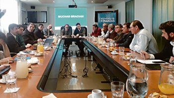 En foco. El ministro de Finanzas, Osvaldo Giordano, encabezó ayer una cumbre con intendentes para monitorear la coparticipación.