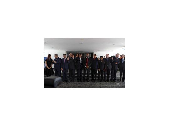 Los mandatarios, durante la foto oficial del encuentro.