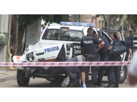 El patrullero en el que viajaban los dos agentes fue peritado y su velocímetro marcaba 143 kilómetros por hora al momento del choque.