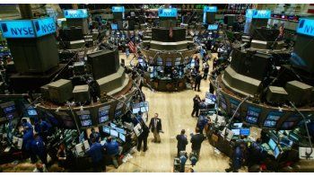 Wall St. avanzó por indicadores positivos