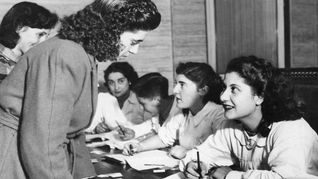 La promulgación de la Ley N° 13.010 en 1947 reconoció la igualdad de derechos políticos para las mujeres en la Argentina.
