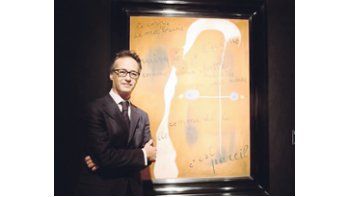 La pintura poema de Joan Miró cuyo título empieza con «Le corps de ma brune...» se vendió ayer en Christie’s en el precio récord para el artista español de 26,5 millones de dólares.