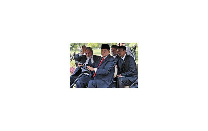 El presidente de Brasil, Luiz Inacio Lula da Silva, y su homólogo indonesio, Susilo Bambang Yudhoyono
