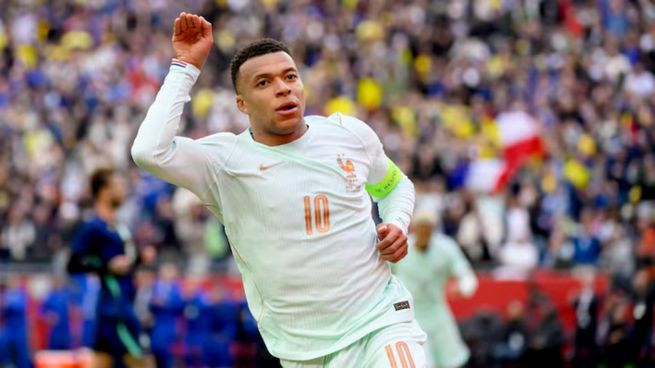 Kylian Mbappé y un golazo en la victoria de Francia sobre Brasil.