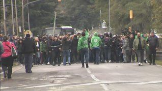 Incidentes en la General Paz entre trabajadores del INTI y la policía. Incidentes en la General Paz entre trabajadores del INTI y la policía.