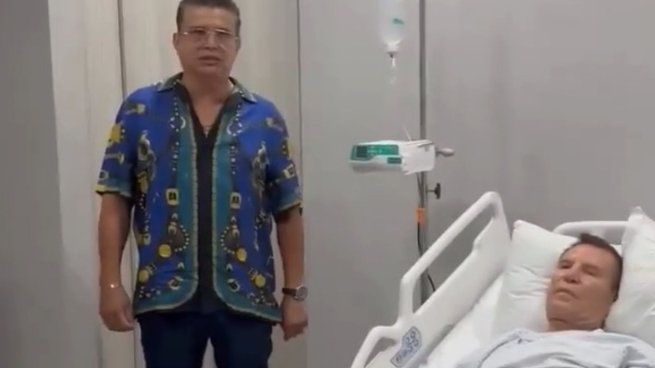 Julio César Chavez fue hospitalizado y sometido a una operación de urgencia para extraerle una piedra de su vía urinaria.