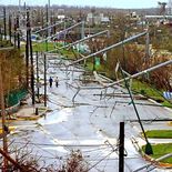 El huracán Wilma impacta Cancún y Playa del Carmen en el 2005, con vientos de más de 250 km/h.