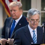 Trump adelantó que evalúa nominar a Kevin Warsh, ex gobernador de la Fed, o a Kevin Hassett, como sucesores de Powell. Trump adelantó que evalúa nominar a Kevin Warsh, ex gobernador de la Fed, o a Kevin Hassett, como sucesores de Powell.