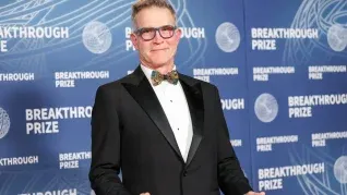 En 2003, Baszucki comenzaba a trabajar en el proyecto que cambió su vida para siempre. En 2003, Baszucki comenzaba a trabajar en el proyecto que cambió su vida para siempre.