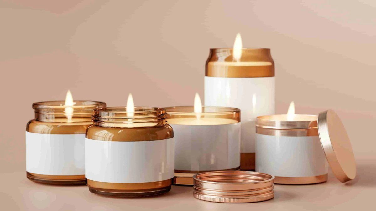 Don’t throw the jars! Transform them into aromatic candles to set your home