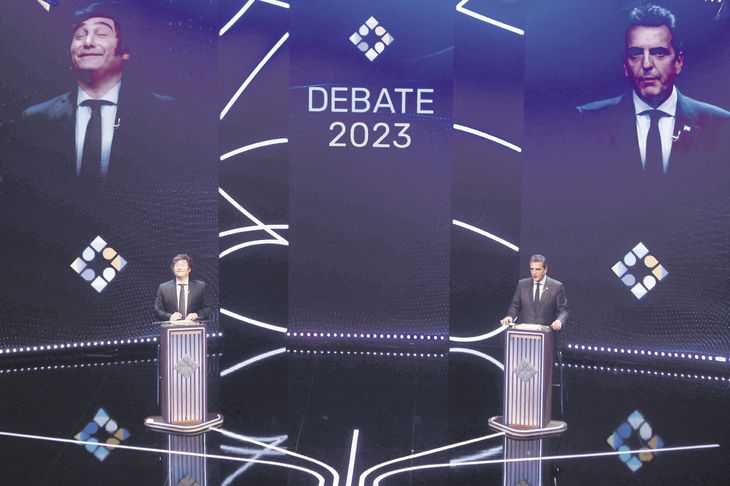 Los candidatos a presidente durante el último debate antes del Balotaje. Los candidatos a presidente durante el último debate antes del Balotaje.