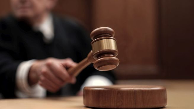 Los jueces pueden cambiar abogados de la defensa en un juicio.