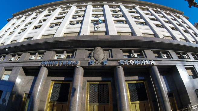 El Ministerio de Economía analizaría un canje de deuda despues de la colocación de Bopreal, esperan en el mercado