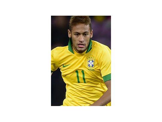 Según Sport, Neymar habría firmado un precontrato con Barcelona en 2011.