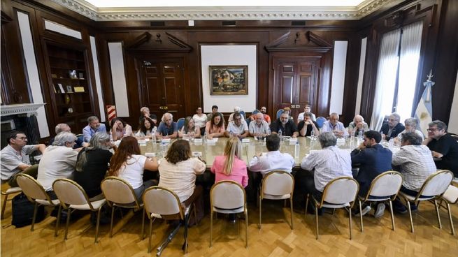 Axel Kicllof recibió a las dos CTA.&nbsp;