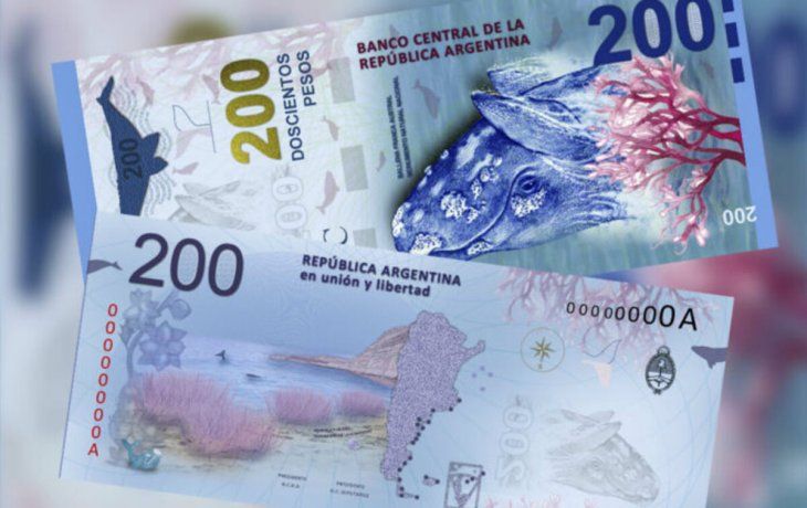 Coleccionistas pagan hasta $100.000 por billetes de $200 que vinieron con un insólito error
