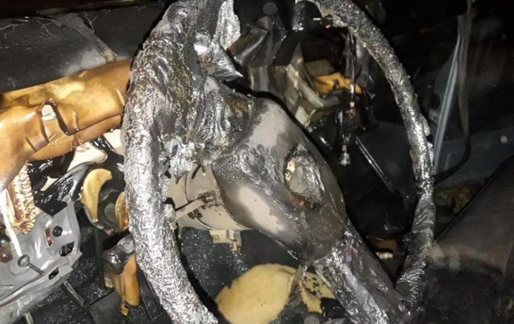 Así quedó el auto de la médica.