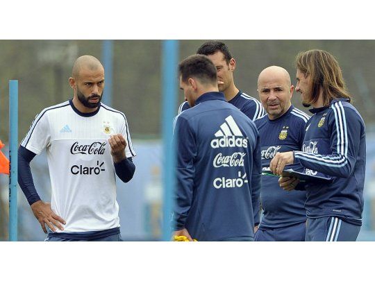 Con la vuelta de Mascherano, Sampaoli prepara tres cambios