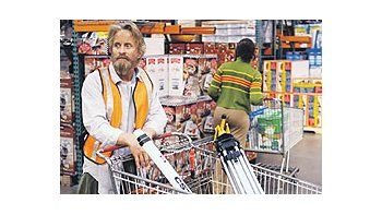 ámbito.com | Michael Douglas ya está más allá de las atracciones fatales, pero su cordura (para elegir papeles, en especial) no mejora.