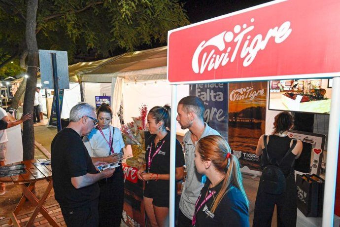 Mayor Zamora toured the Peñas International Festival of Villa María. Mayor Zamora toured the Peñas International Festival of Villa María.